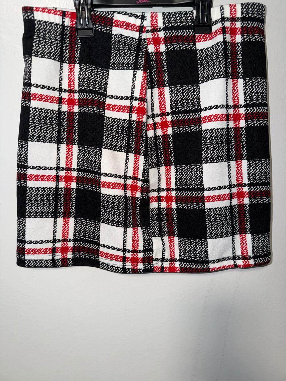 Shein Black White and Red Plaid Mini Skirt Pull-On Stretch Fabric